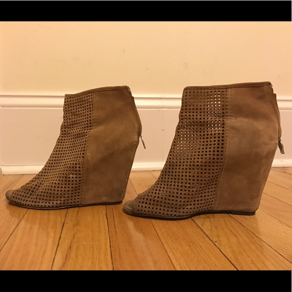 Ash wedges size 38